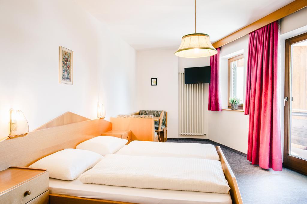 Gasthof Hotel Woehrmaurer Feldthurns Dış mekan fotoğraf