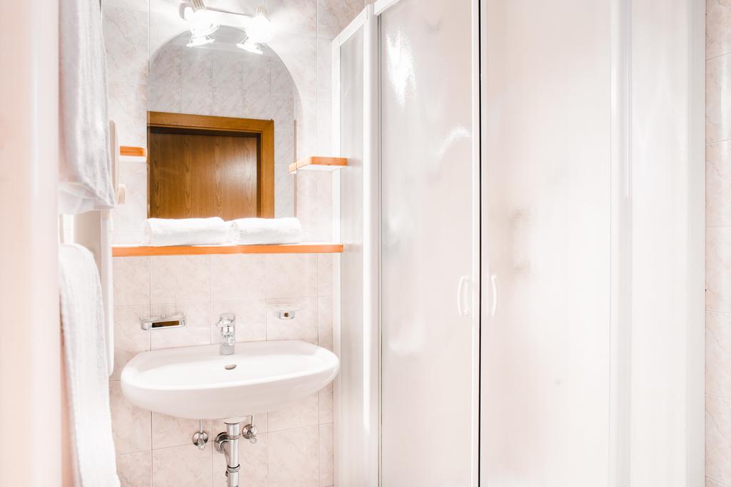 Gasthof Hotel Woehrmaurer Feldthurns Dış mekan fotoğraf