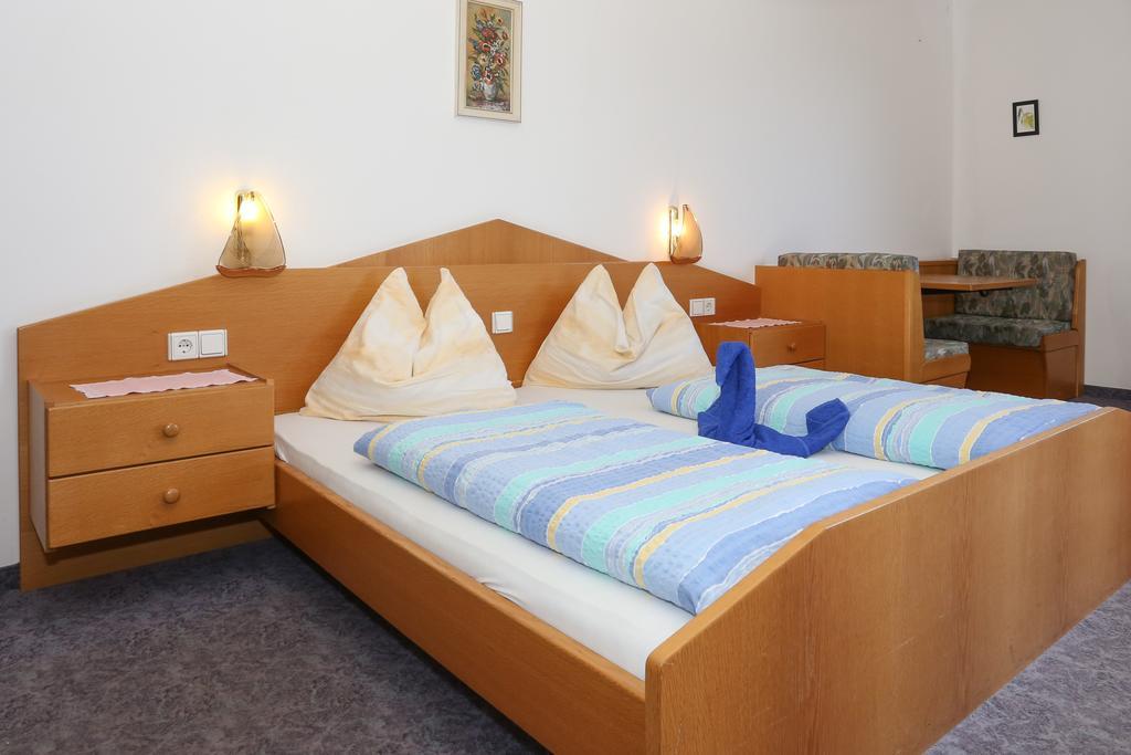 Gasthof Hotel Woehrmaurer Feldthurns Dış mekan fotoğraf
