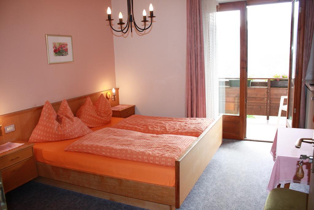 Gasthof Hotel Woehrmaurer Feldthurns Oda fotoğraf